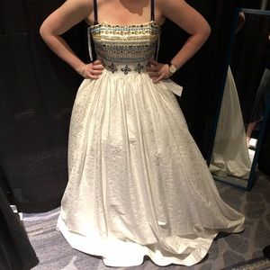 Rachel Allan Dresses - Stunning ivory ball gown Rachel Allan Dresses - Stunning ivory ball gown